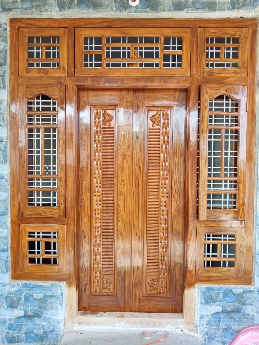 Real doors and flush doors stock